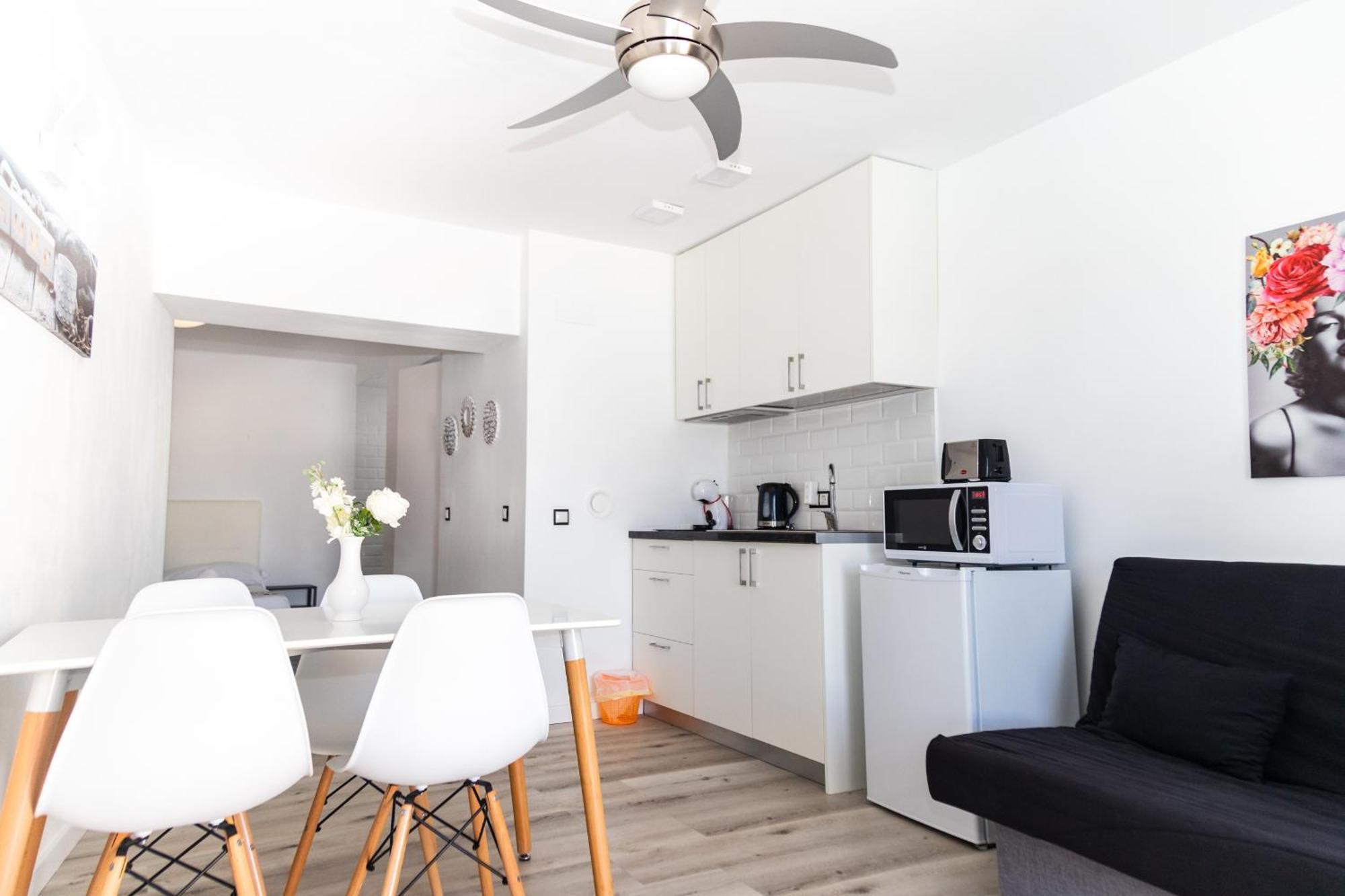 Jacaranda Apartments & Studios Es Cana 外观 照片